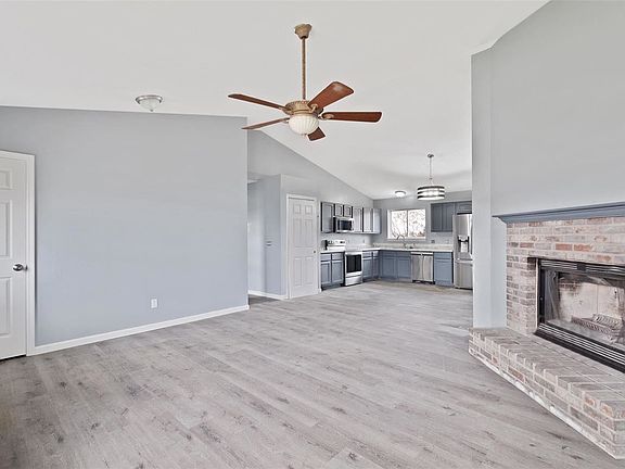 4th image of 361 Glen Forest Dr