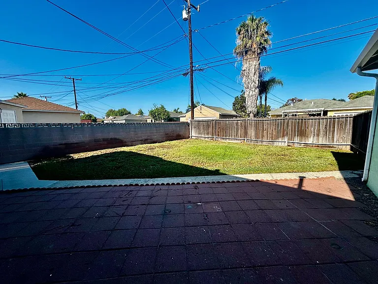2239 Clark Ave — Photo 22