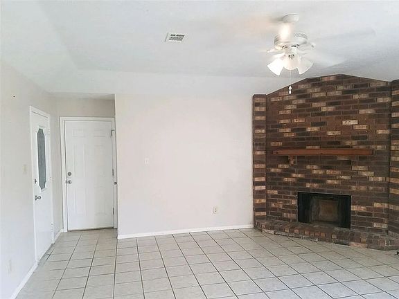 2nd image of 9135 Jennifer St