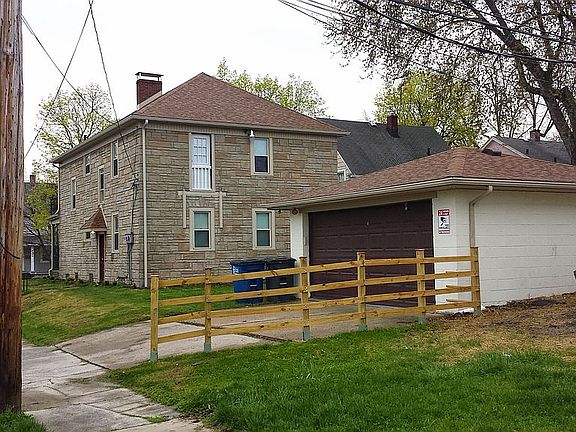 Detached Garage