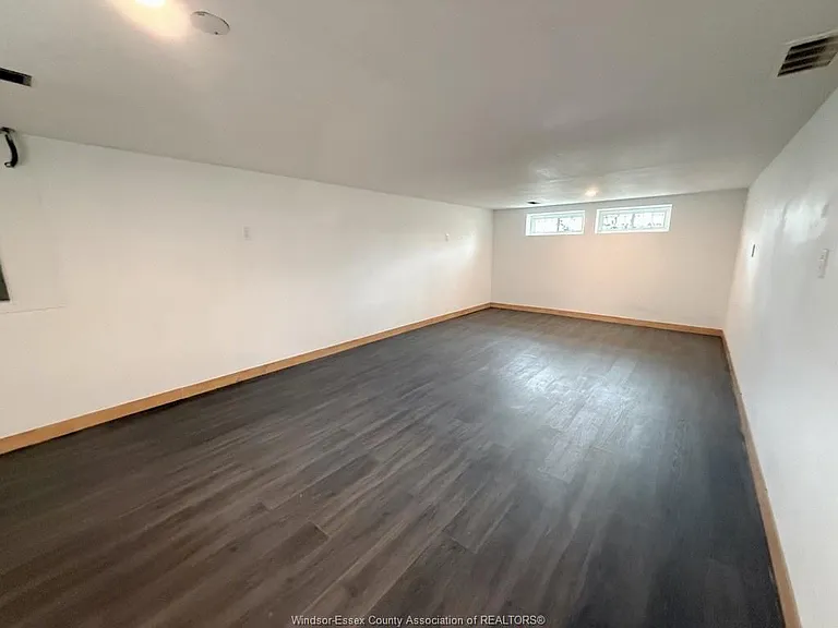 509 Aylmer Ave #MAIN — Photo 18
