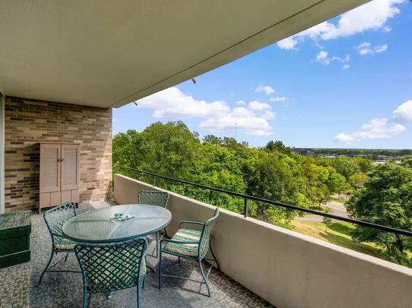 1000 Urlin Ave APT 516, Grandview, OH 43212