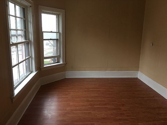 5th image of 3332 W Juneau Ave