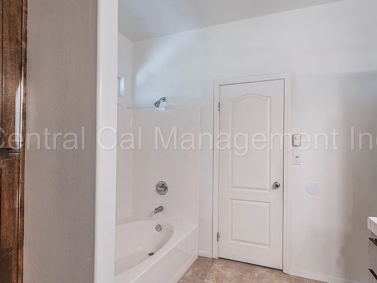602 Voorhies Ln — Photo 14