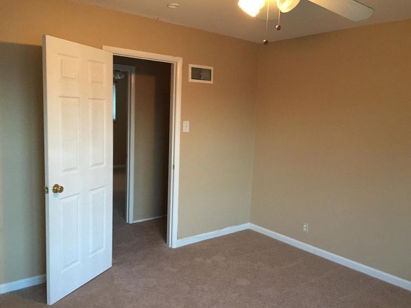 4th image of 448 Burcke Dr