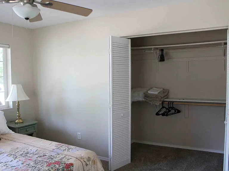 1260 Thomas Dr #1B — Photo 9