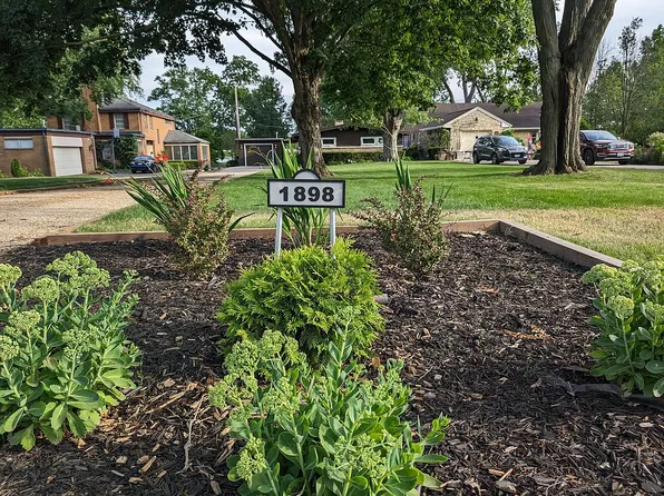 1898 Cobb Blvd, Kankakee, IL 60901