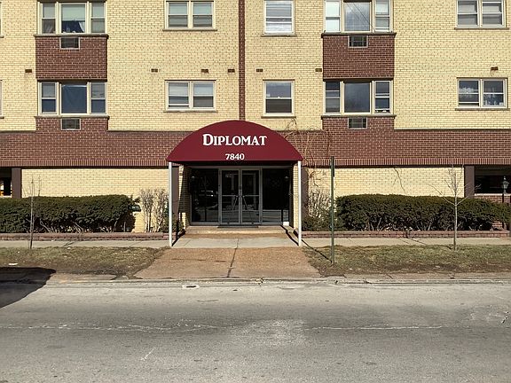2nd image of 7840 W North Ave APT 4I