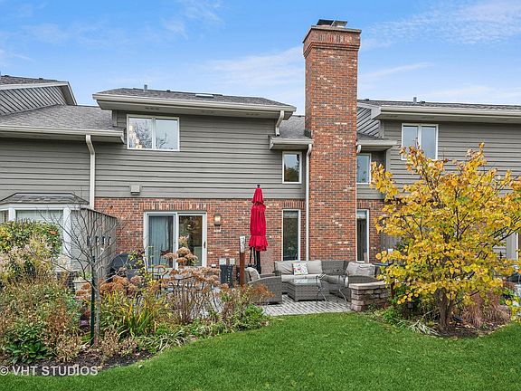 3rd image of 885 Saddlewood Dr