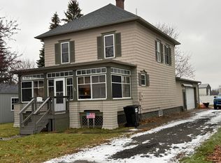 24 Pratt St, Rouses Pt, NY 12979