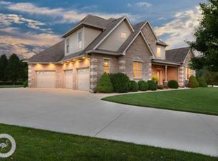 3884 Heritage Ct, Columbus, IN 47203