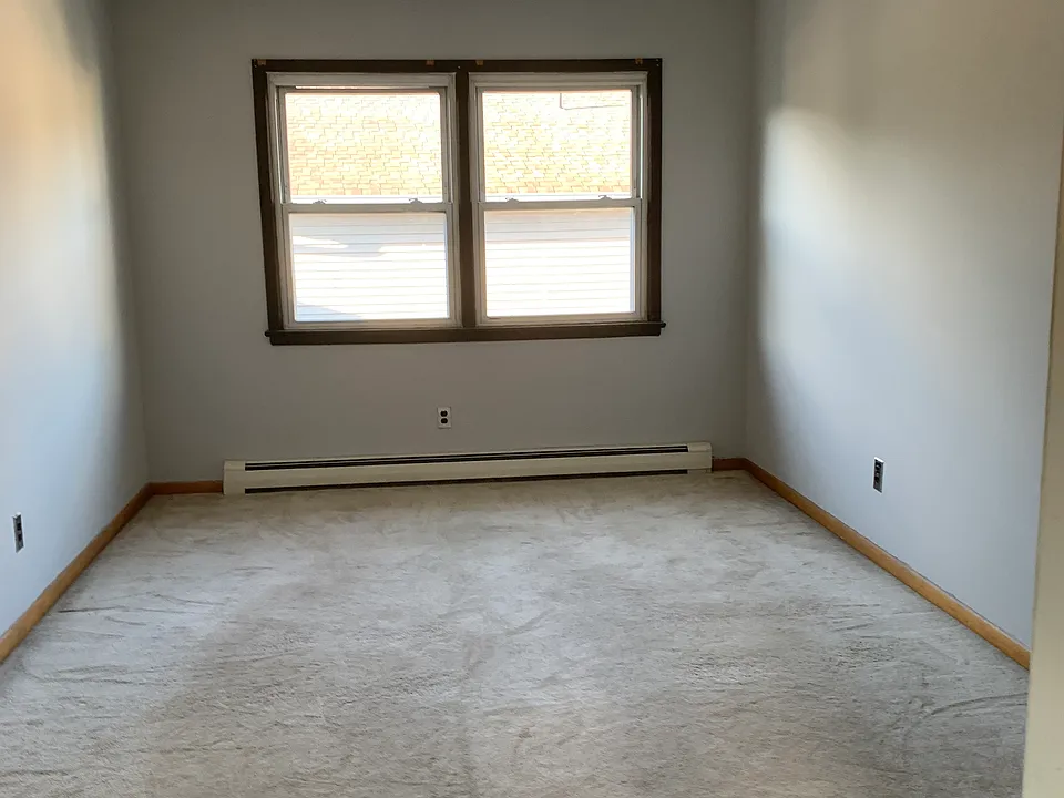 462 Midland Ave #2