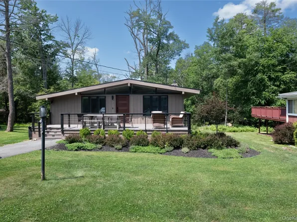 7 Donenfeld Drive, Kauneonga Lake, NY 12749