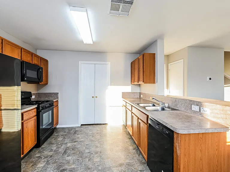 7727 Painted Desert Dr — Photo 6