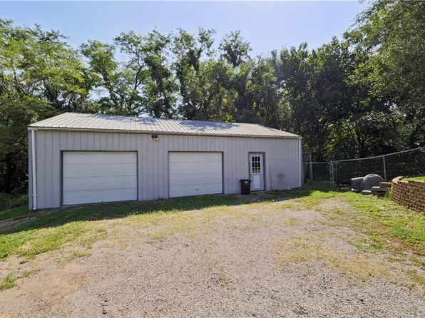 301 Jefferson St, Waverly, MO 64096