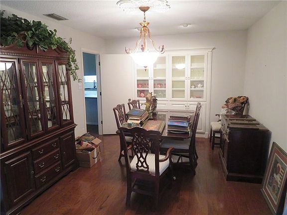 5th image of 4441 Nicholl Dr