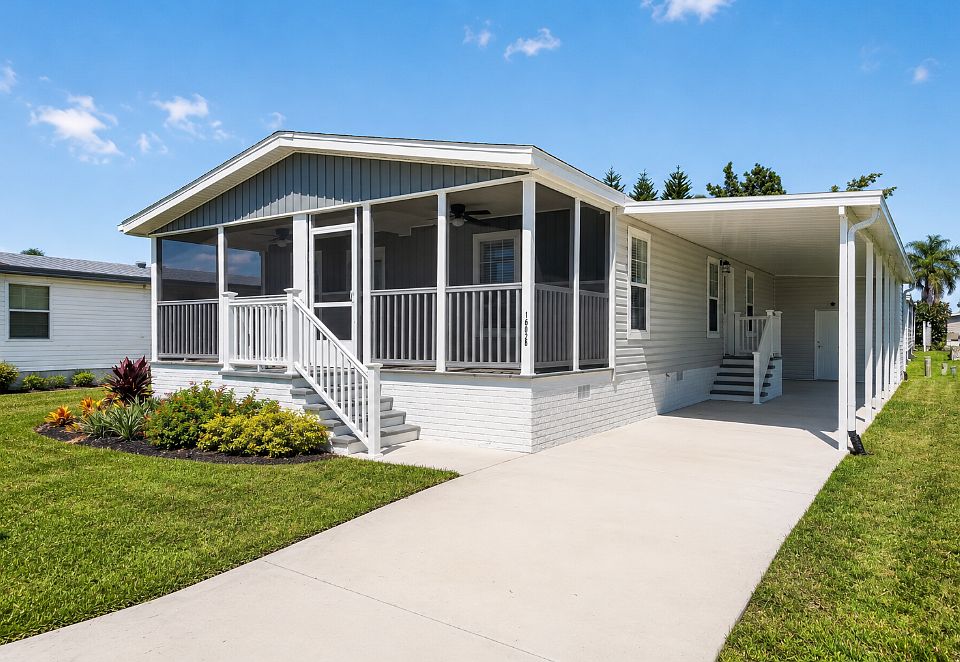 Inidanwood F-29 Front of home