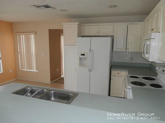 4th image of 3199 Fairfield Dr
