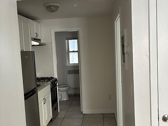 4th image of 285 Colorado Ave APT A