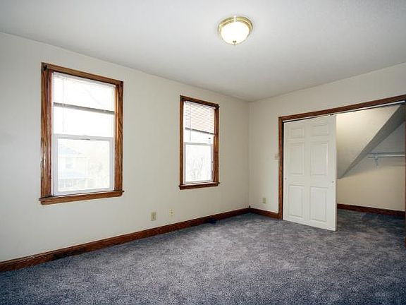 4th image of 2711 Fremont Ave N