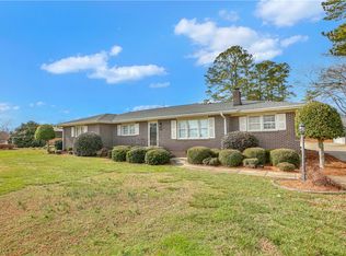 4 Pine Tree Dr, Honea Path, SC 29654