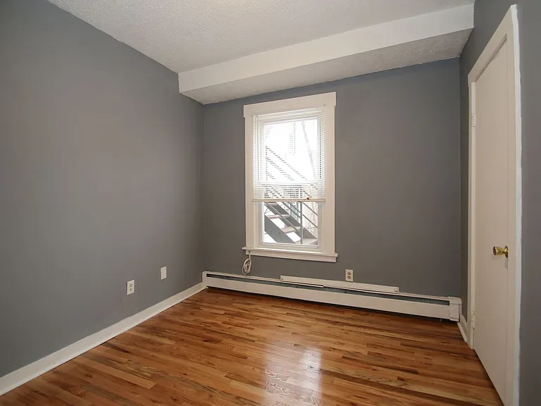 176 Bassett — Photo 17