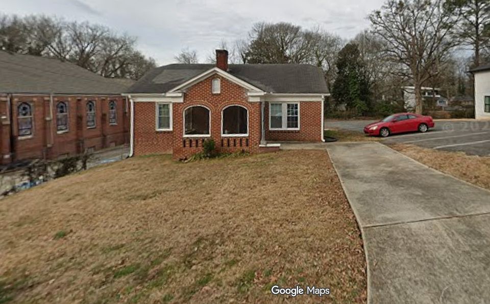 1st image of 716 Charlotte Pl NW