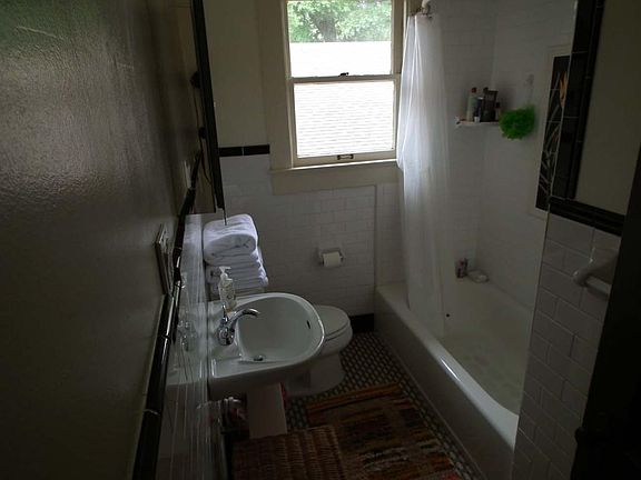 4th image of 701 W Swann Ave