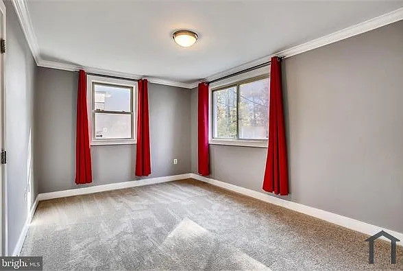 2838 Hartford St SE #201 — Photo 5