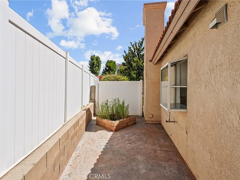 23175 Canyon Pines Pl — Photo 41