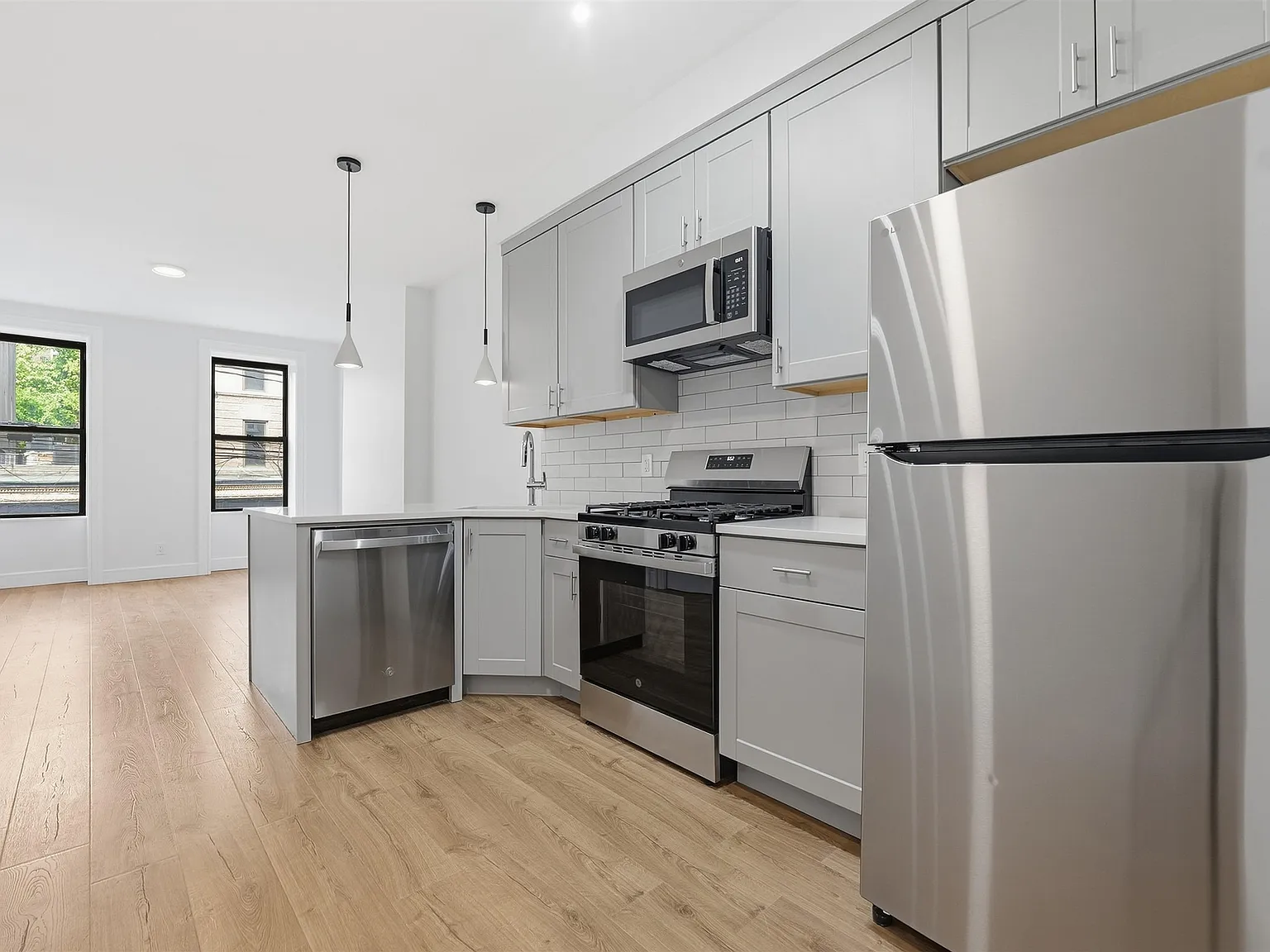 1 bed, 1.0 bath, $3,200 — Photo 1