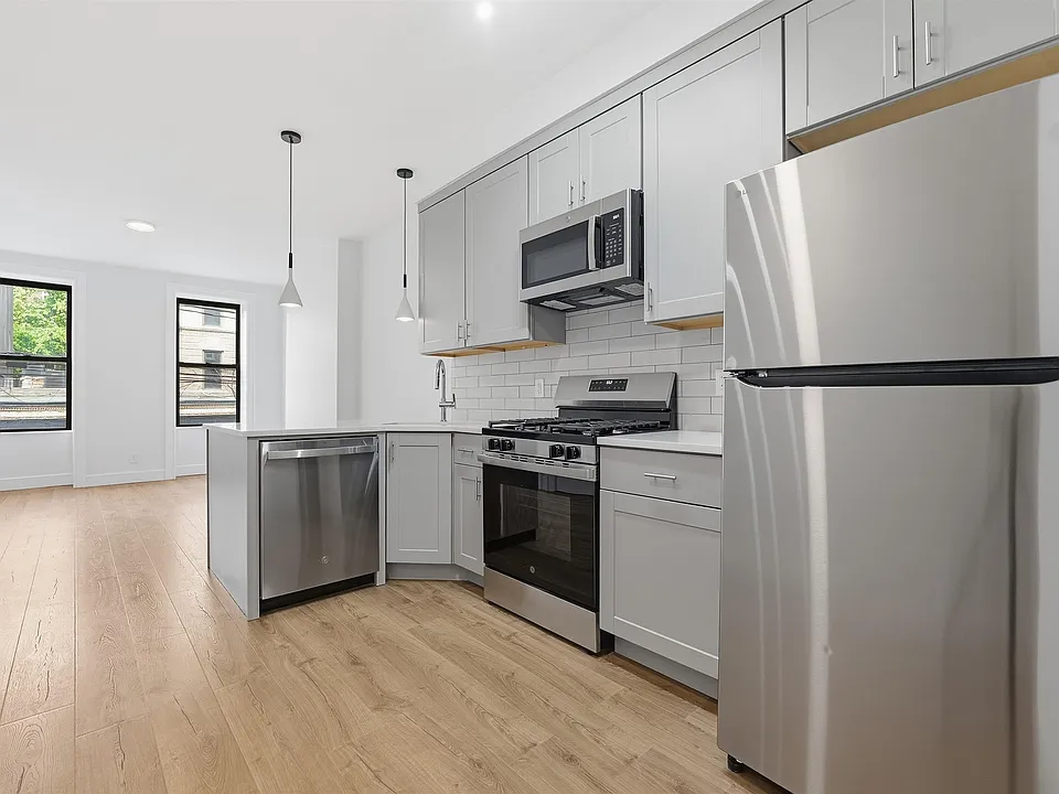 935 Park Ave #2N