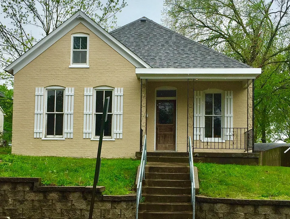926 Locust St