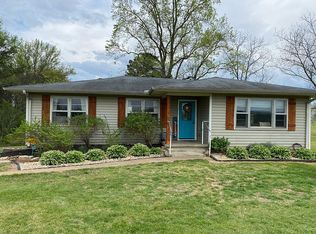 3383 Union Hill Rd, Laceys Spring, AL 35754