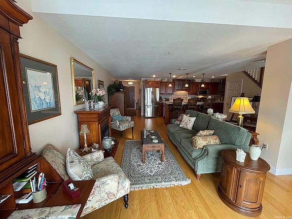 2nd image of 107 N Lakeshore Blvd APT 4D