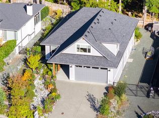 521 Mountain View Dr, Lake Cowichan, BC V0R 2G1