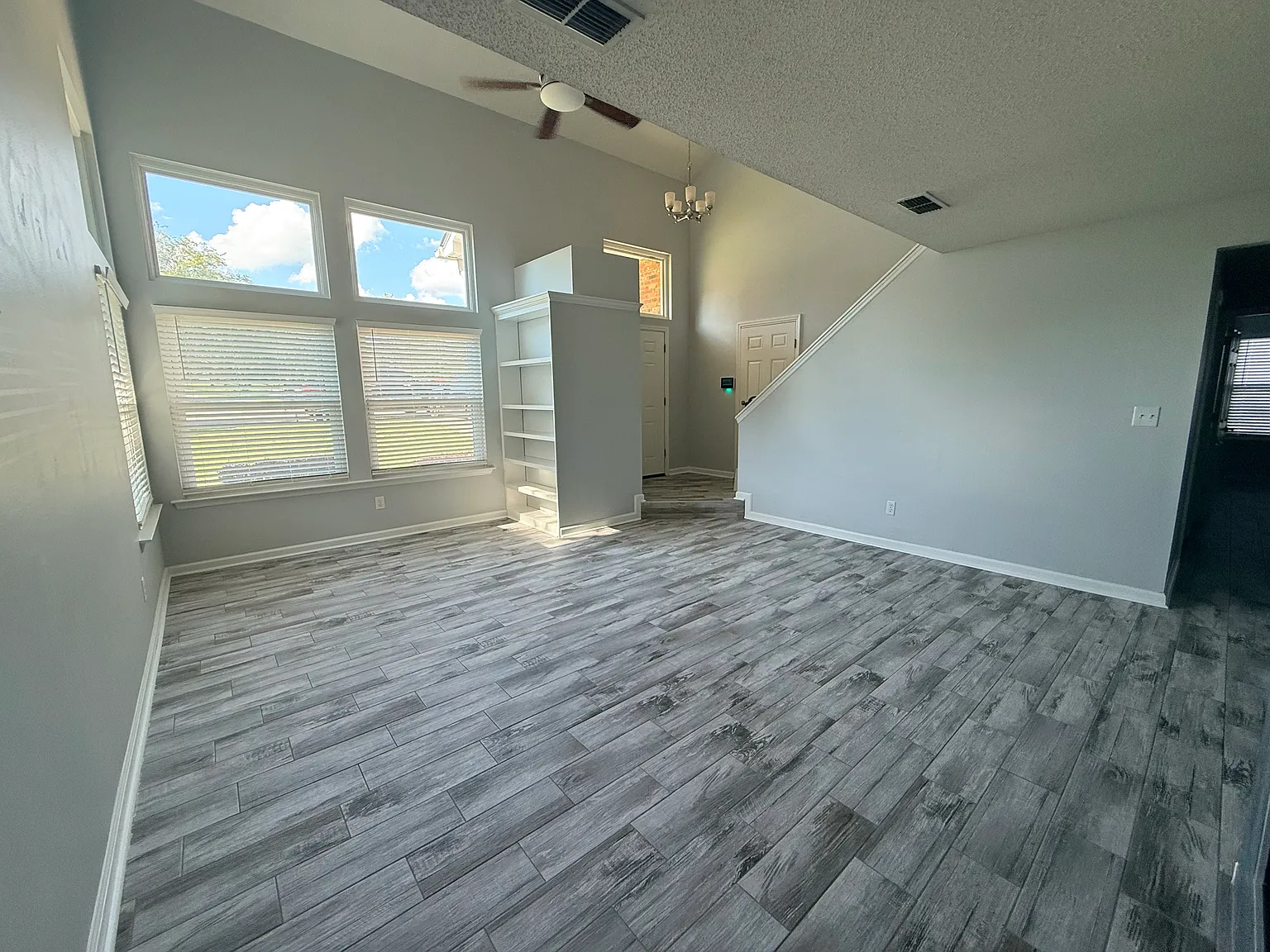 3 bed, 2.5 bath, 1768 sqft, $2,500 — Photo 3