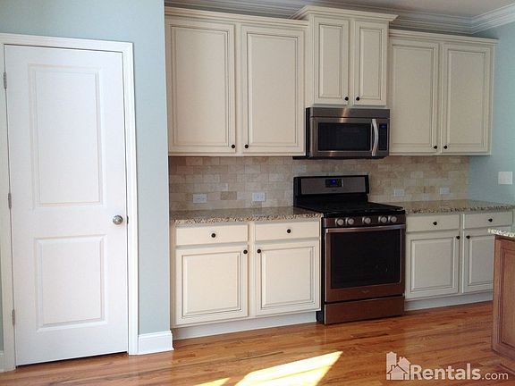 3rd image of 4696 Pine St SE