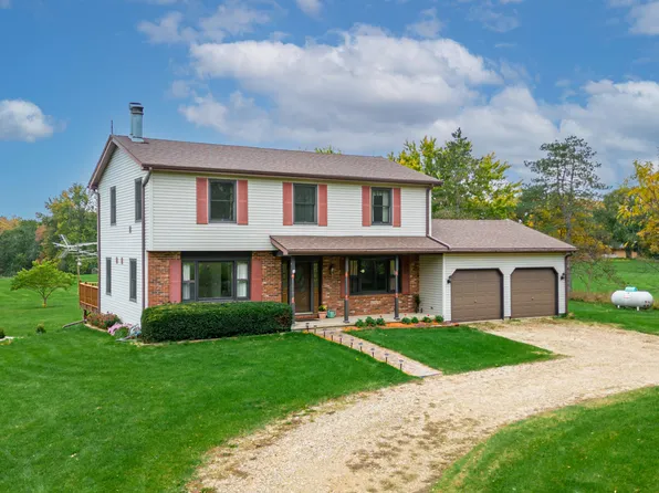 17219 Green Rd, Harvard, IL 60033