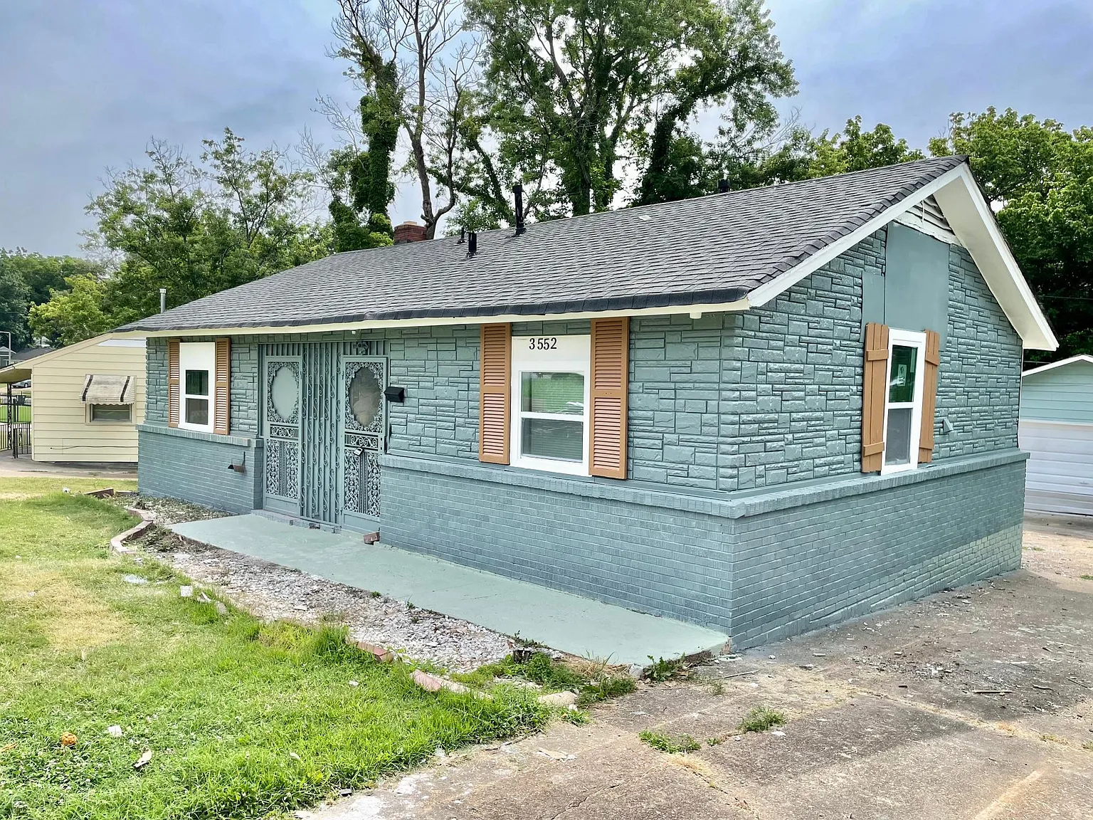 4 bed, 1400 sqft, $1,300 — Photo 2