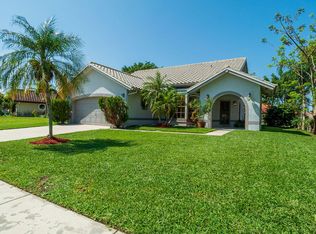 5270 Helene Cir, Boynton Beach, FL 33472