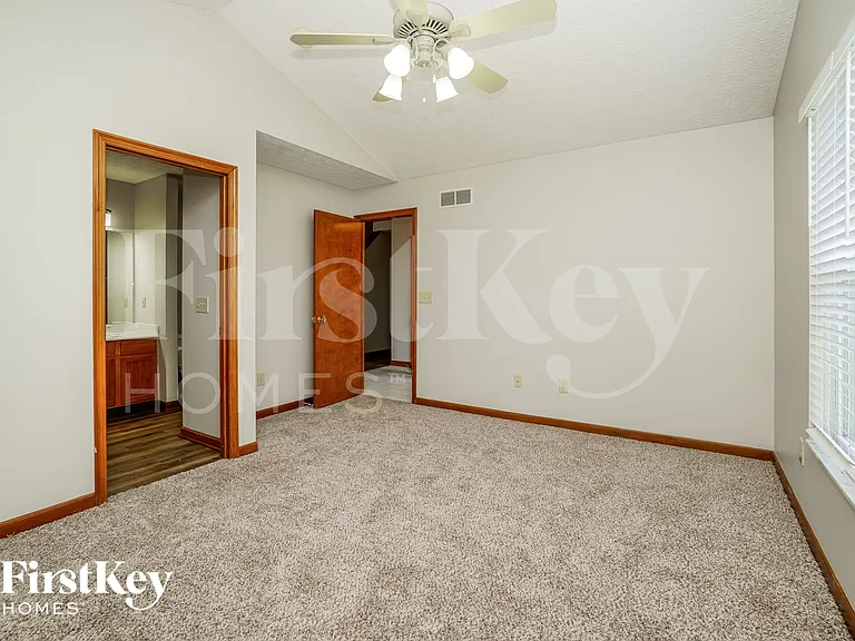 5546 Breshly Way — Photo 10