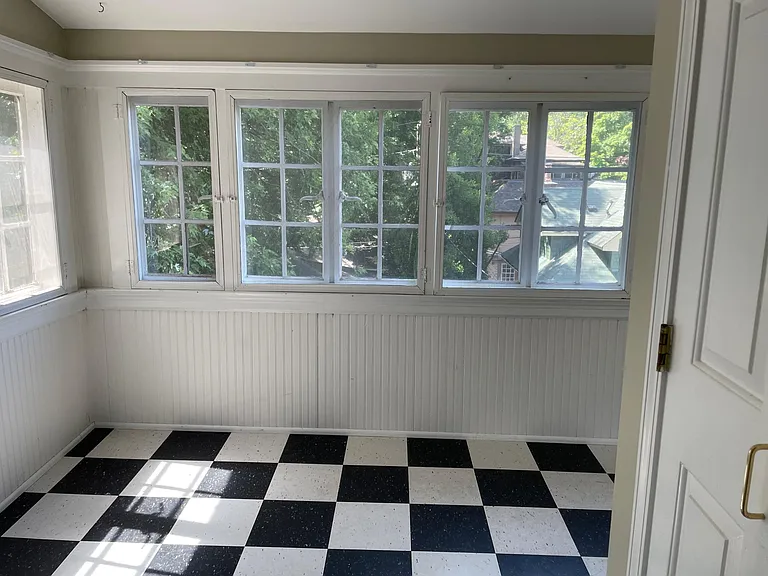 2139 Baringer Ave — Photo 11