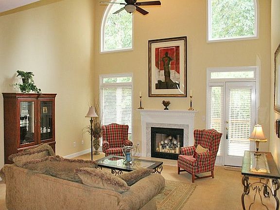 2-Story Family Room