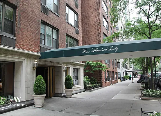 Sold by Warburg | media 5