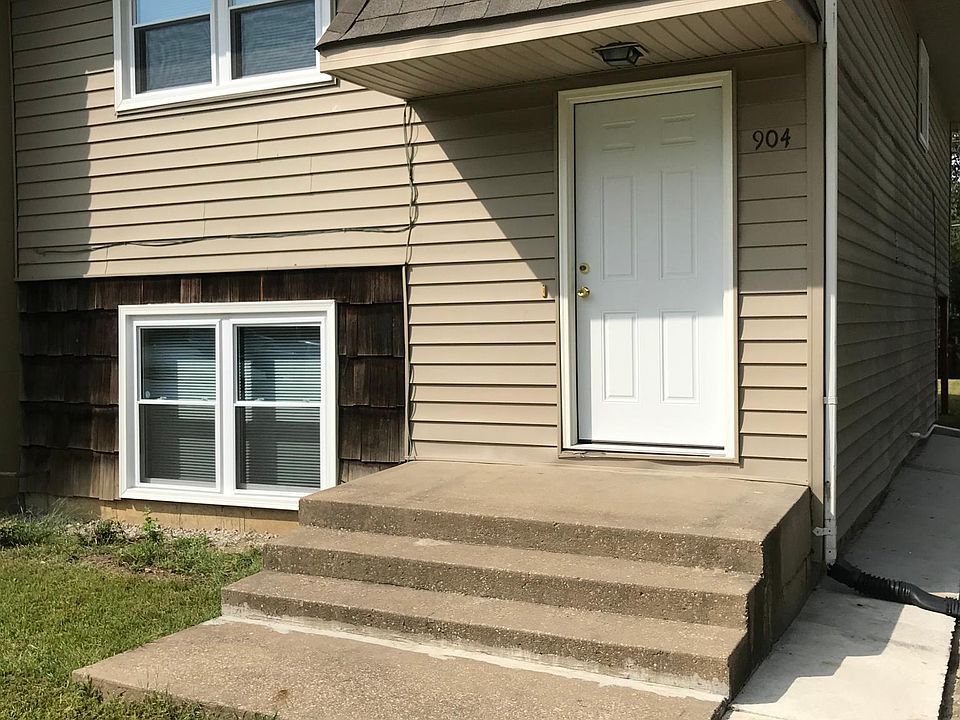1st image of 904 Brookside St