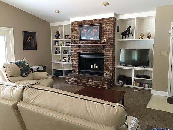 3rd image of 3128 Hyde Park Dr