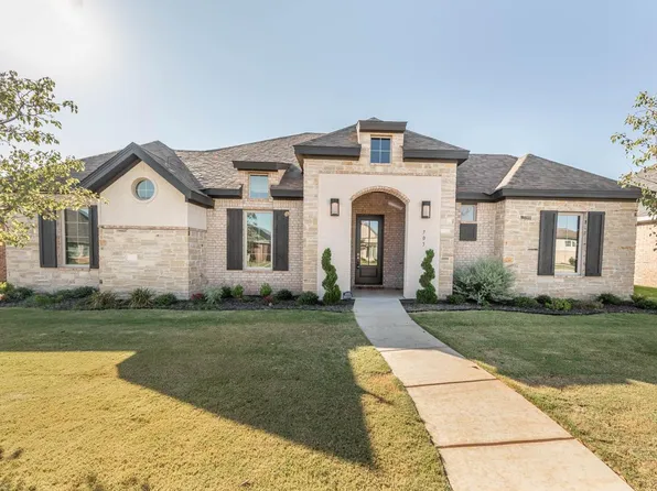 705 N 8th St, Wolfforth, TX 79382