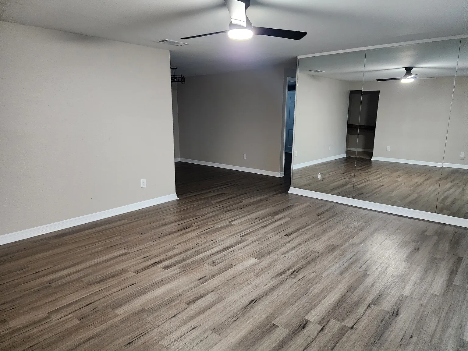 4 bed, 1818 sqft, $2,575 — Photo 3