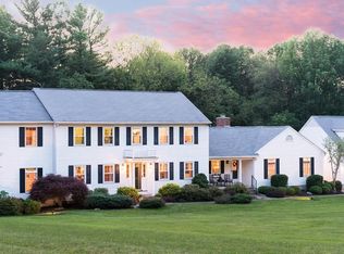 127 Fiske Hill Rd, Sturbridge, MA 01566